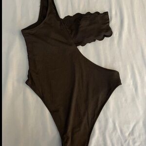 Black Open Side One Shoulder Floral Design One Piece Swimsuit NWT Large Zaful